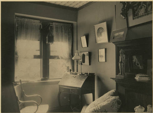 Single_dorm_room_Bryn_Mawr_College